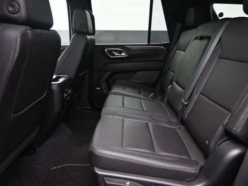 Used 2023 Chevrolet Tahoe Z71 w/ Luxury Package AWD/4WD image 11