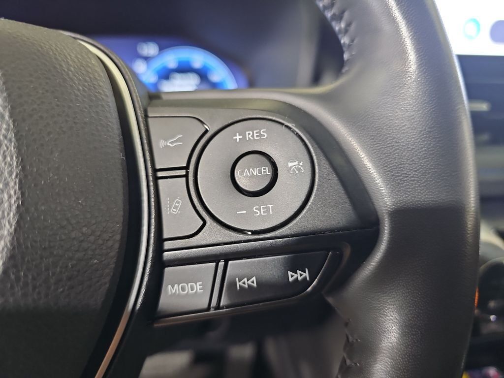 Used 2023 Toyota RAV4 XSE AWD/4WD image 21