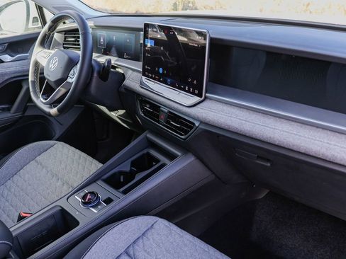 New 2025 Volkswagen Tiguan S image 40