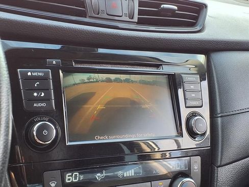 Used 2020 Nissan Rogue SV image 9