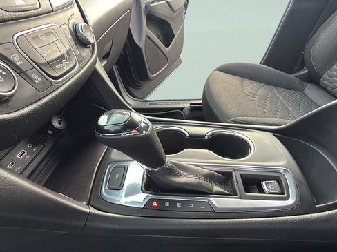 Used 2020 Chevrolet Equinox LT AWD/4WD image 21
