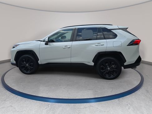 Used 2022 Toyota RAV4 SE w/ Convenience Package AWD/4WD image 8