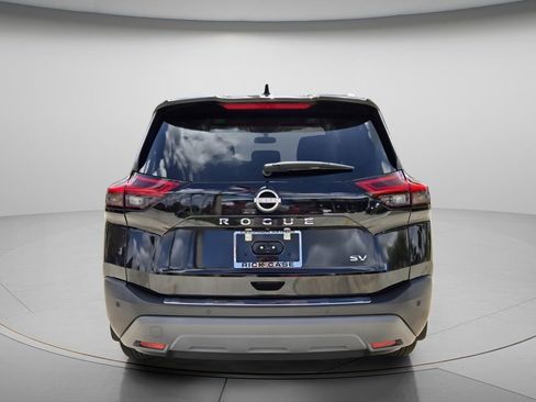 Used 2023 Nissan Rogue SV w/ SV Premium B Package image 5