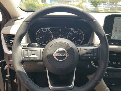 Used 2023 Nissan Rogue SL w/ SL Premium Package FWD image 19