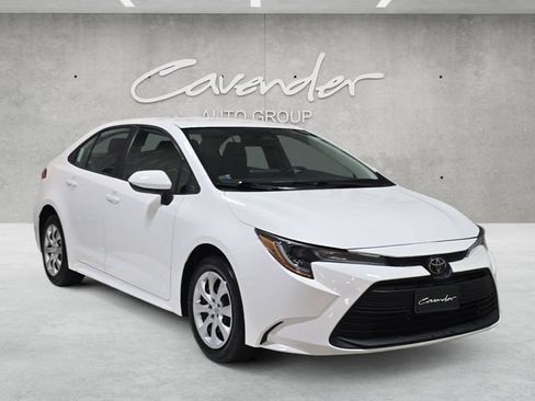 Used 2024 Toyota Corolla LE FWD image 2