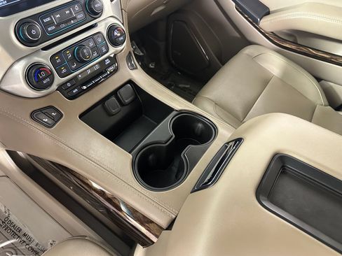 Used 2019 GMC Yukon SLT w/ Open Road Package AWD/4WD image 39