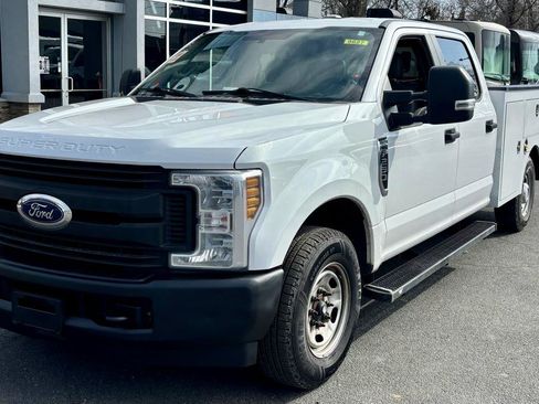 Used 2019 Ford F250 XL w/ Power Equipment Group RWD image 2