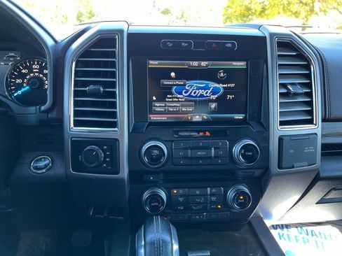 Used 2015 Ford F150 Platinum w/ Equipment Group 701A Luxury image 26