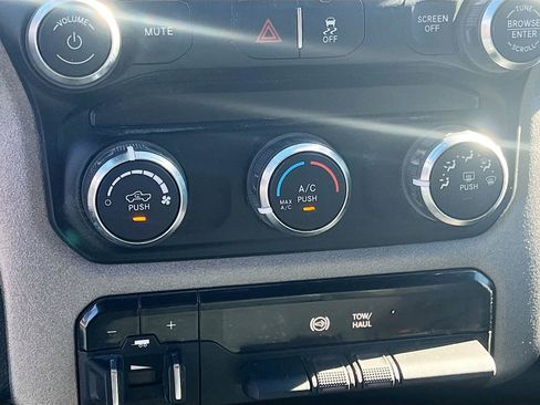 Used 2024 RAM 3500 Tradesman w/ Chrome Appearance Group image 15