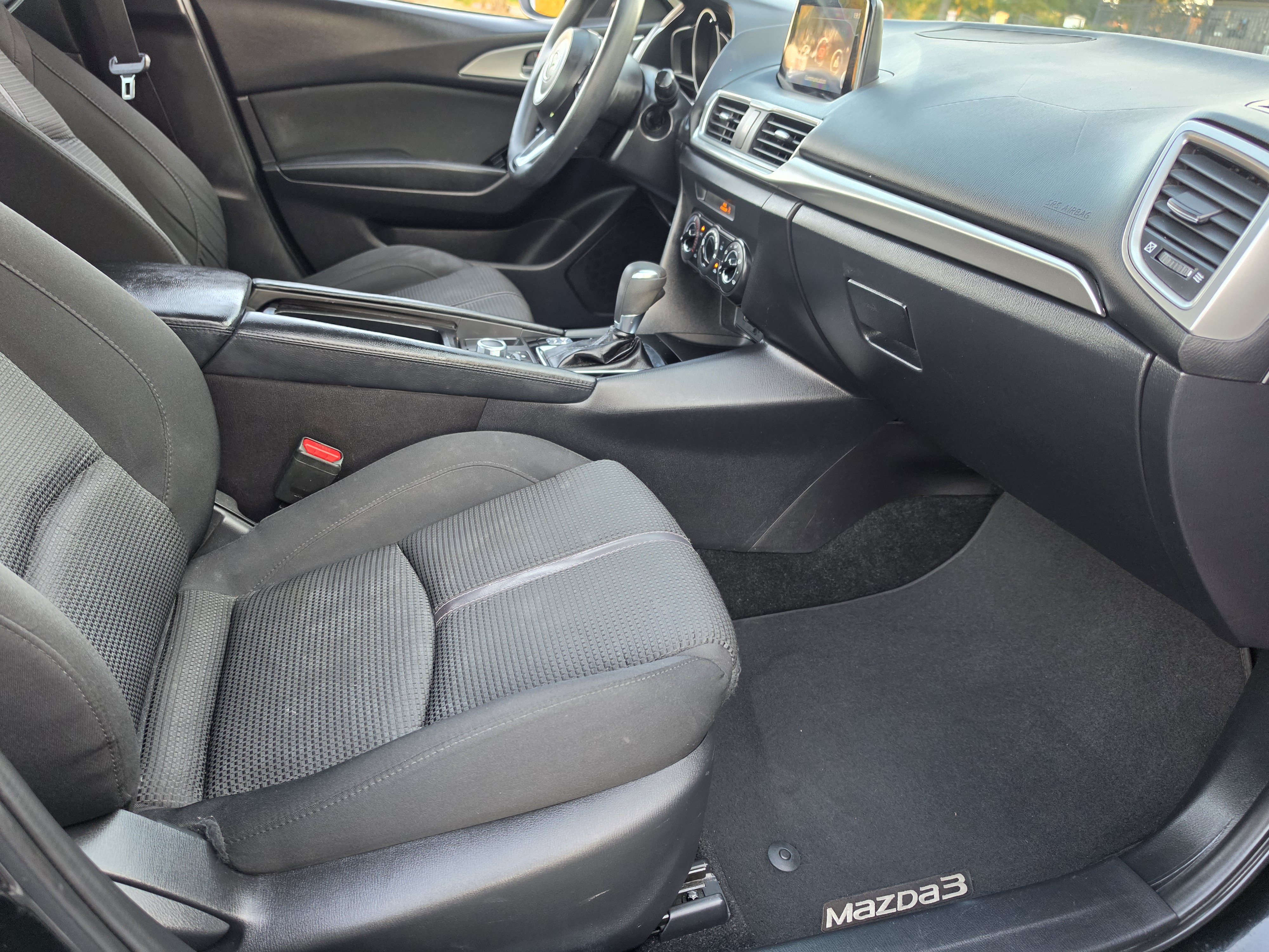 Used 2018 MAZDA MAZDA3 Sport w/ Preferred Equipment Package FWD image 13