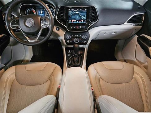 Used 2019 Jeep Cherokee Limited w/ Technology Group AWD/4WD image 18