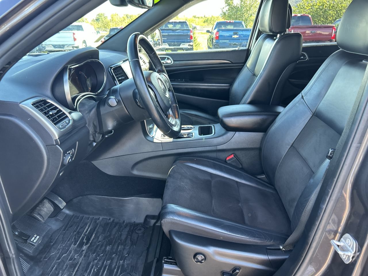 Used 2020 Jeep Grand Cherokee Laredo w/ Security & Convenience Group AWD/4WD image 22