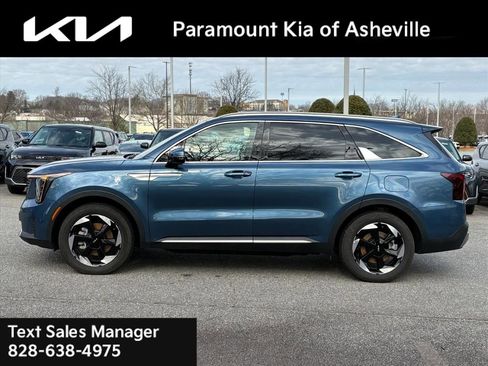 Used 2025 Kia Sorento EX image 3