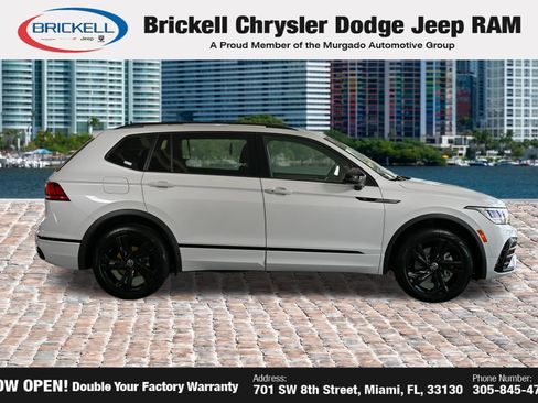 Used 2024 Volkswagen Tiguan SE R-Line FWD image 9