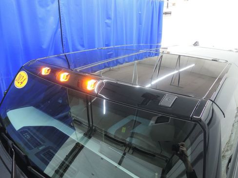 Used 2024 GMC Hummer EV 3X w/ LPO, Illumination Package image 4