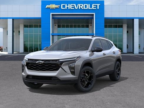 New 2026 Chevrolet Trax LT w/ Driver Confidence Package FWD image 6