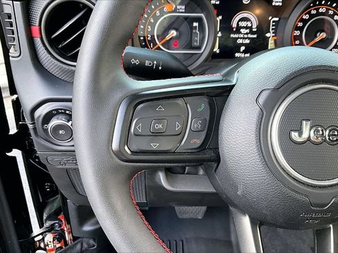 Used 2024 Jeep Wrangler Unlimited Rubicon w/ Technology Group AWD/4WD image 28