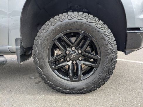 Used 2026 Chevrolet Silverado 1500 Custom Trail Boss w/ LPO, Dark Essentials Package AWD/4WD image 10