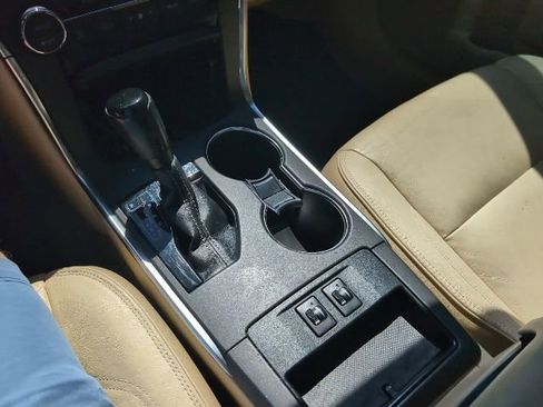 Used 2016 Toyota Camry XLE image 20