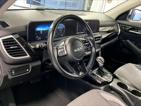 Used 2024 Kia Seltos X-Line AWD/4WD image 8