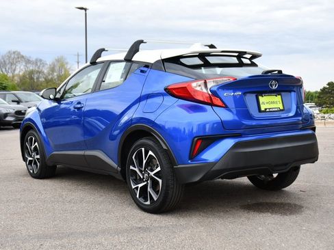 Used 2019 Toyota C-HR XLE FWD image 4