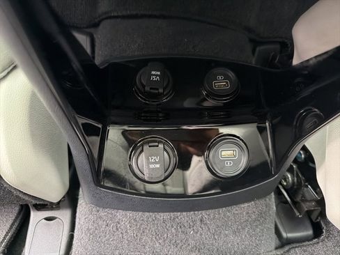 Used 2023 Kia Sorento SX image 31