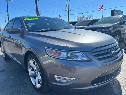 Used 2011 Ford Taurus SHO image 4