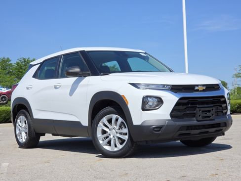 Used 2021 Chevrolet TrailBlazer LS AWD/4WD image 2