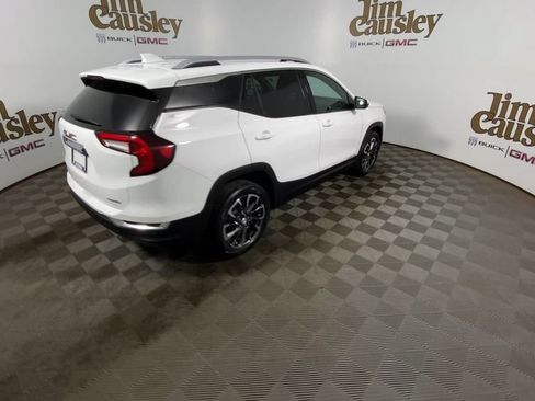 Certified 2024 GMC Terrain SLT w/ Infotainment Package II AWD/4WD image 8