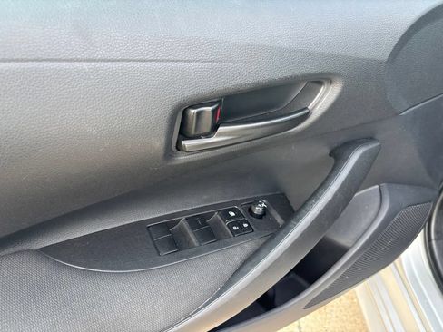 Used 2025 Toyota Corolla LE FWD image 13