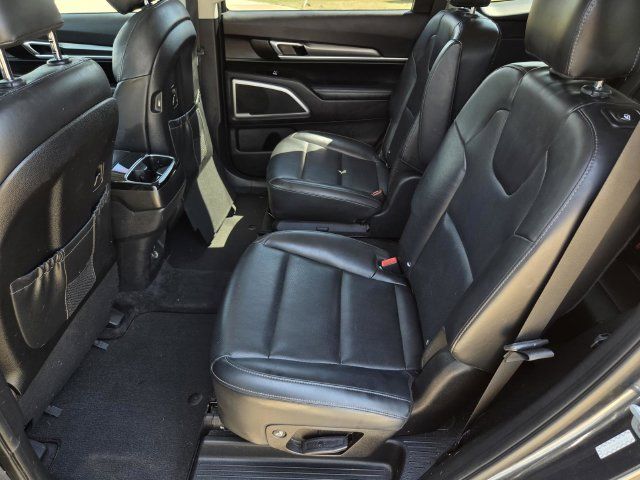 Used 2021 Kia Telluride S FWD image 28