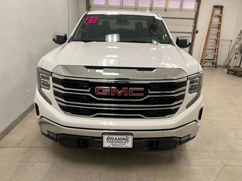 Used 2025 GMC Sierra 1500 SLT image 11