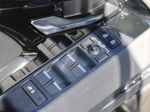 Used 2024 Land Rover Range Rover Evoque S image 14