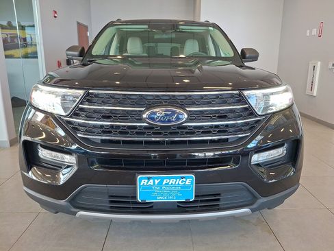 Certified 2022 Ford Explorer XLT w/ Equipment Group 202A image 2