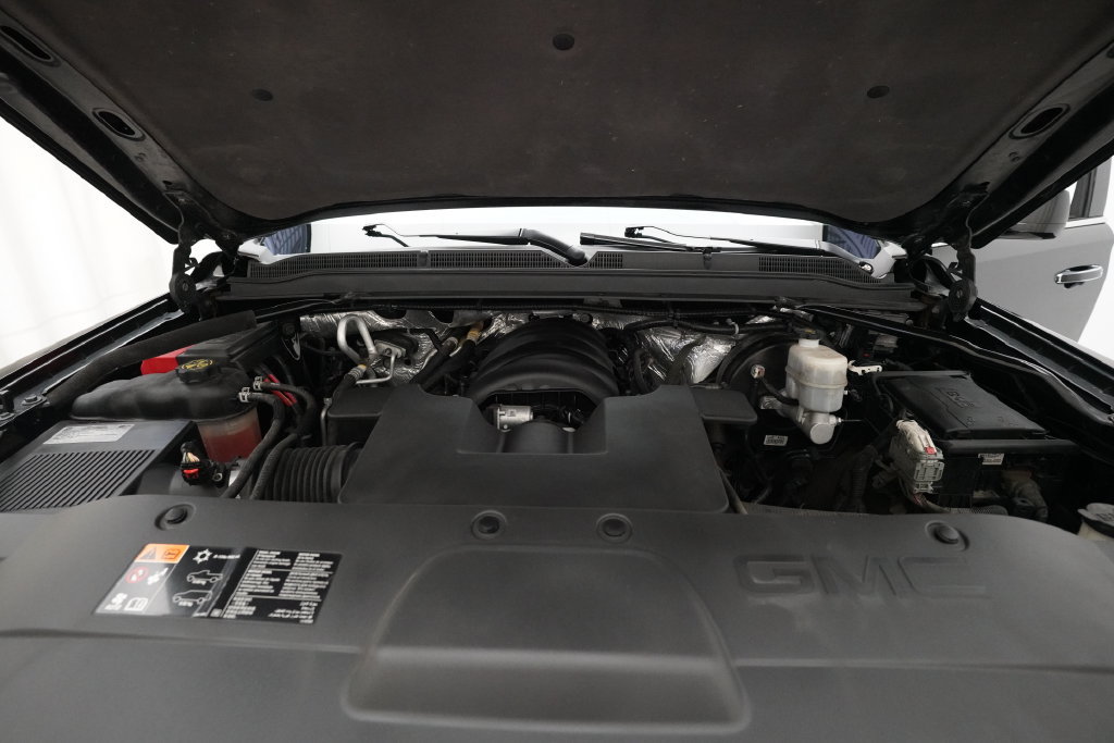 Used 2016 GMC Yukon Denali w/ Open Road Package RWD image 3