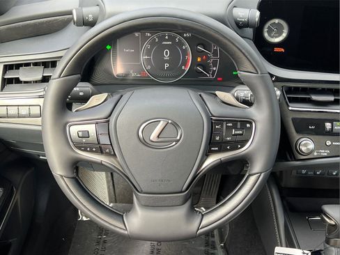 New 2025 Lexus ES 350 Ultra Luxury image 18
