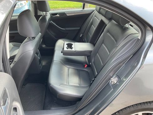 Used 2018 Volkswagen Jetta SE FWD image 14