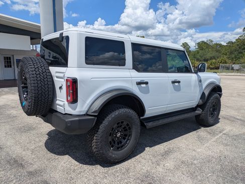 New 2026 Ford Bronco Outer Banks w/ Sasquatch Package AWD/4WD image 4