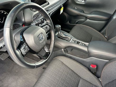 Used 2025 Honda HR-V Sport image 10