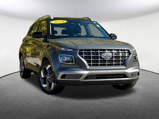 Used 2024 Hyundai Venue Limited video 2
