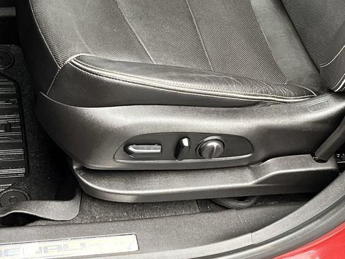 Used 2019 GMC Terrain Denali w/ Advanced Safety Package AWD/4WD image 11