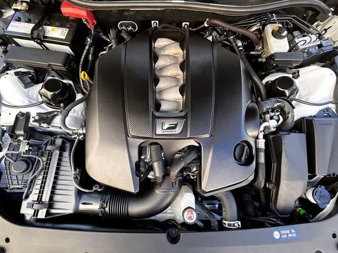 Used 2023 Lexus IS 500 RWD image 9