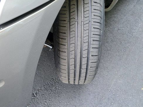 Used 2002 Nissan Frontier XE image 12