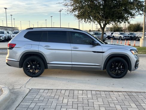 Used 2023 Volkswagen Atlas SEL R-Line image 11