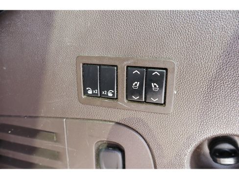 Used 2015 Chevrolet Tahoe LTZ RWD image 7