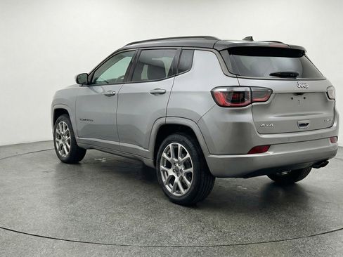 Used 2025 Jeep Compass Limited image 6