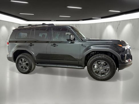 Used 2024 Lexus GX 550 image 8