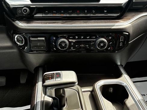 Used 2025 Chevrolet Silverado 1500 LTZ AWD/4WD image 21