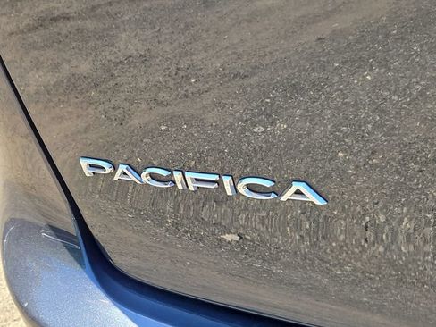 Used 2021 Chrysler Pacifica Touring AWD/4WD image 31