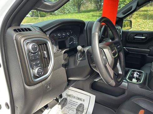 Used 2022 GMC Sierra 1500 AT4 image 13